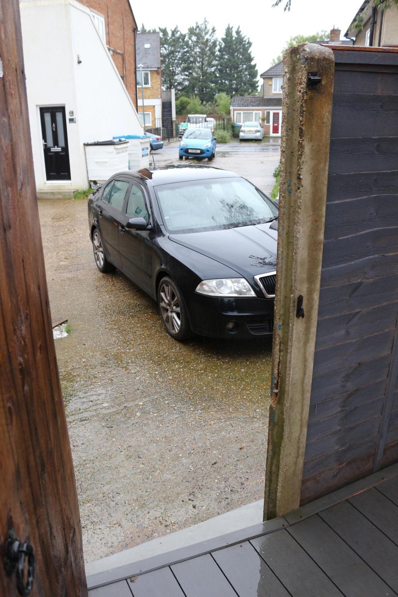 Self Contained, Double Bed Studio, Private Kitchen, Private Bath, Walking Distance To Harry Potter Watford  Exterior foto